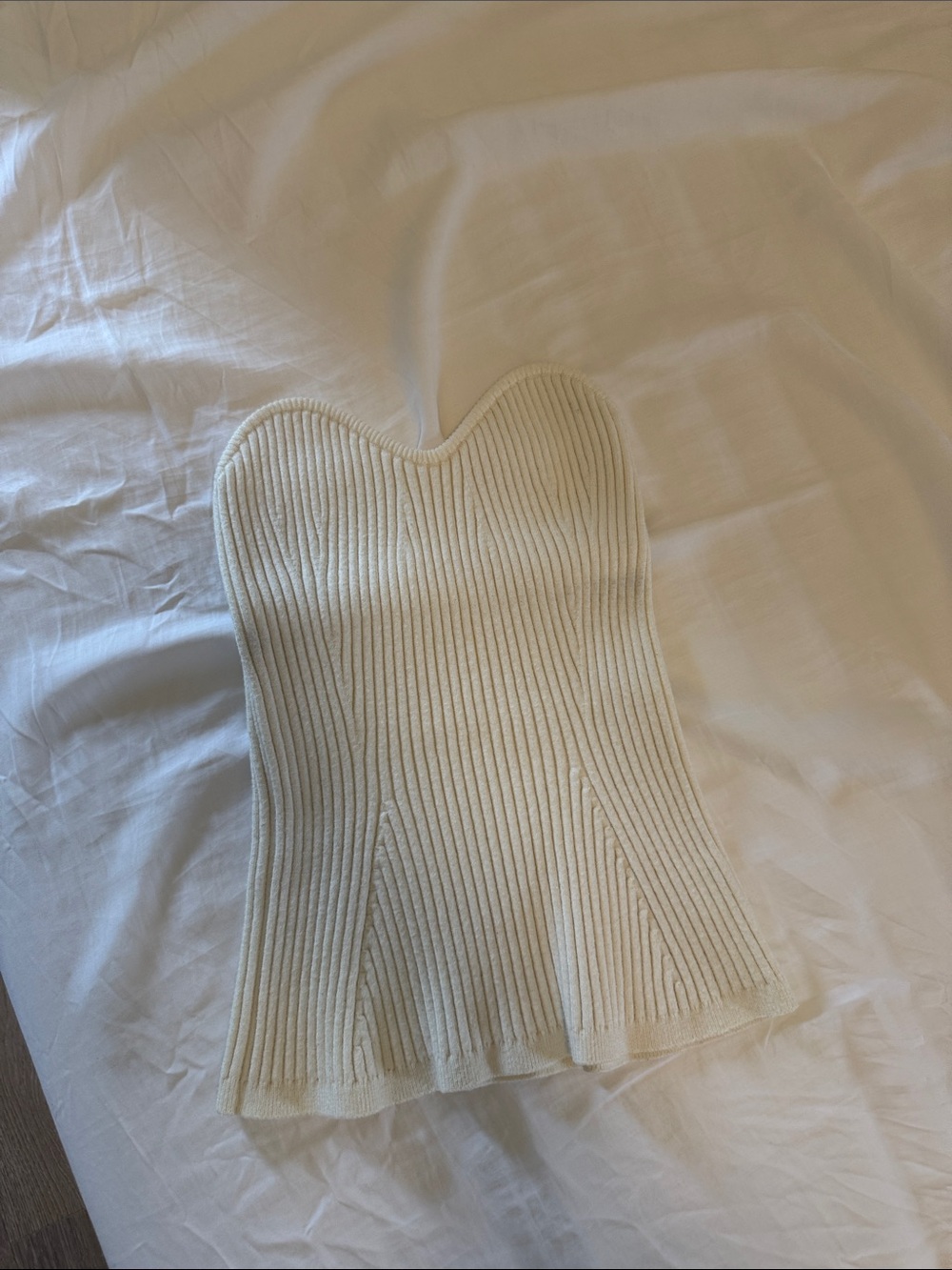 Source Unknown Cream Ribbed Strapless Sweetheart Top